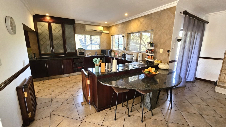 5 Bedroom Property for Sale in Birdwood Estate North West